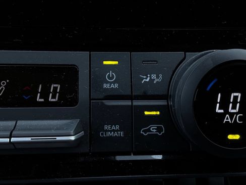 Used 2024 Toyota Grand Highlander AWD image 49