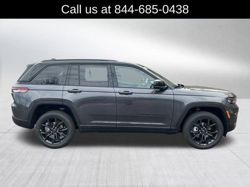 New 2025 Jeep Grand Cherokee Limited image 4