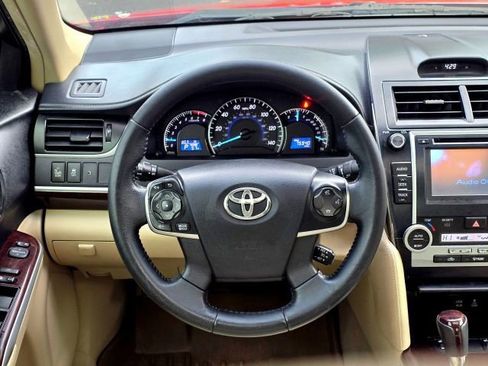Used 2013 Toyota Camry XLE image 12