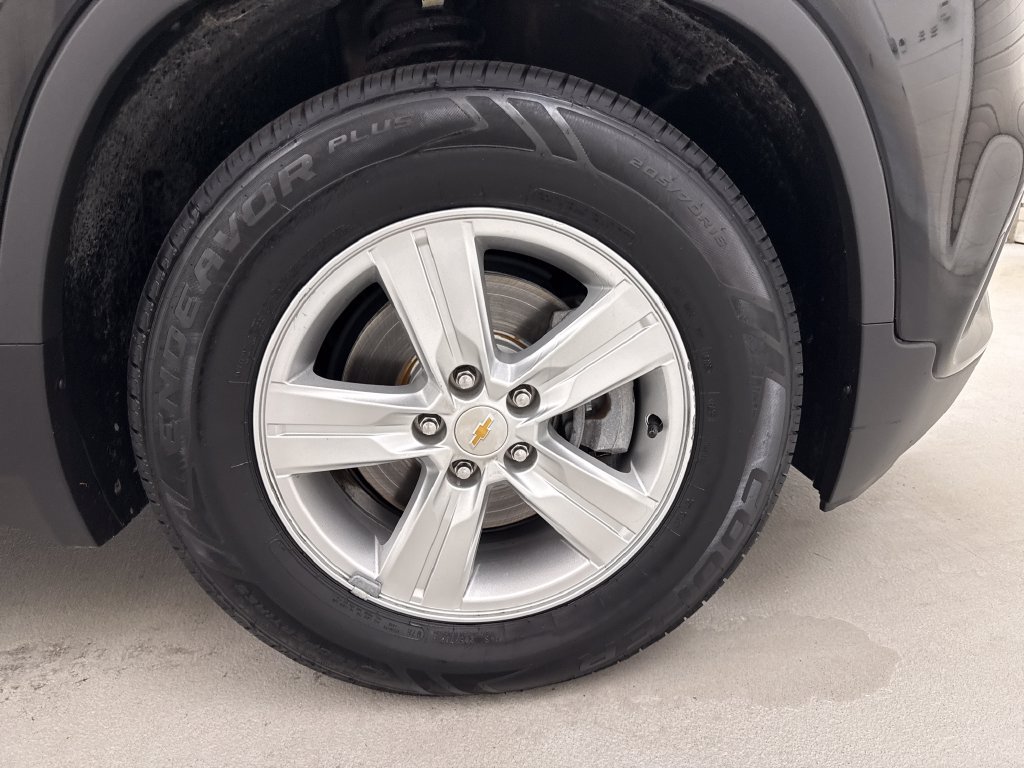 Used 2020 Chevrolet Trax LS w/ Tint and Cruise Package FWD image 27