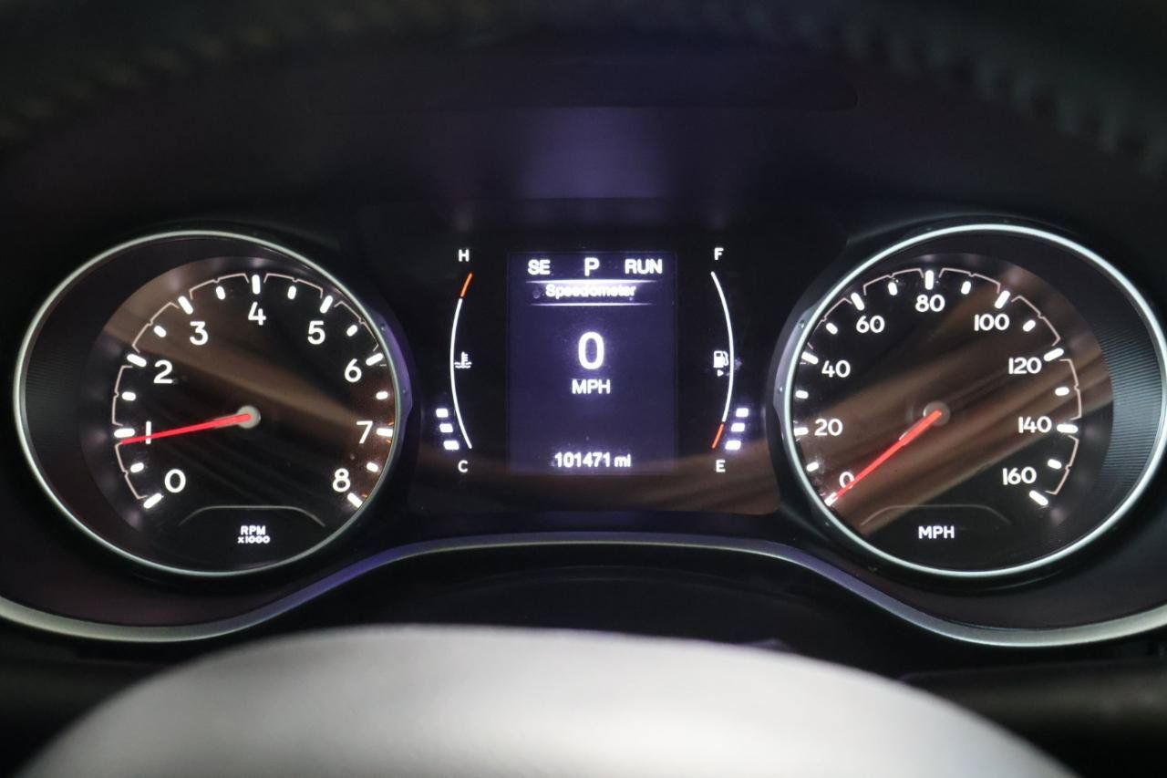 Used 2018 Jeep Compass Latitude FWD image 39