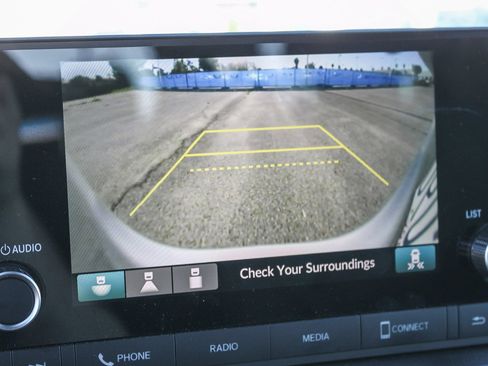 Used 2025 Honda Pilot Sport image 25