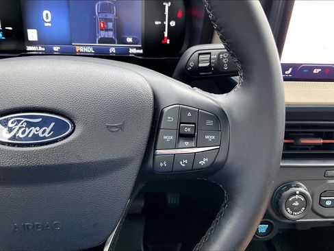 Used 2026 Ford Maverick Lariat AWD/4WD image 25