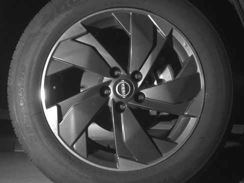 Used 2025 Nissan Rogue SV image 13