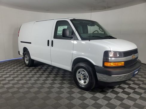 New 2026 Chevrolet Express 2500 w/ Driver Convenience Package RWD image 3