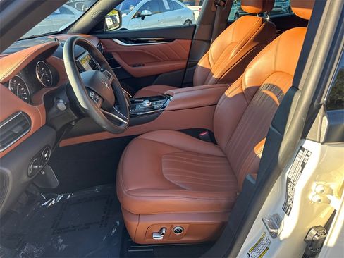 Used 2022 Maserati Levante Modena image 9