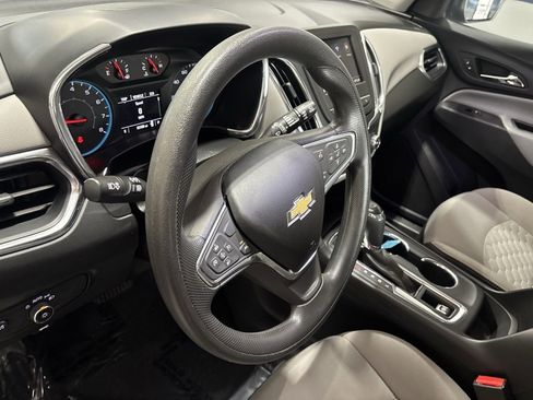 Used 2020 Chevrolet Equinox LS image 18