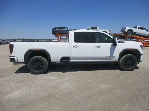 New 2026 GMC Sierra 3500 AT4 w/ AT4 Premium Plus Package AWD/4WD image 3