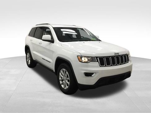 Used 2021 Jeep Grand Cherokee Laredo X AWD/4WD image 3