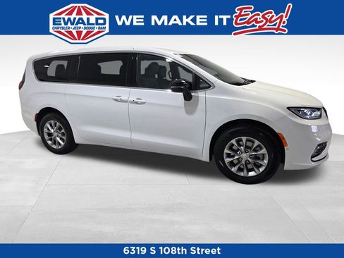 New 2026 Chrysler Pacifica Select image 20