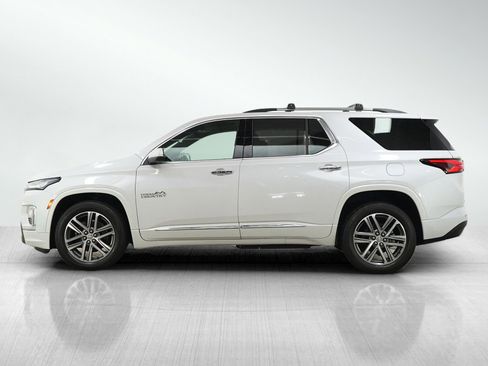 Used 2023 Chevrolet Traverse High Country AWD/4WD image 2