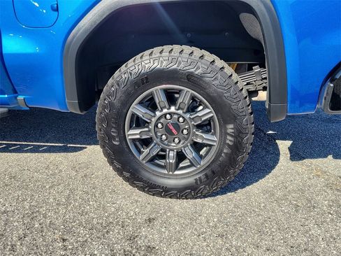 Used 2024 GMC Sierra 1500 AT4X image 8