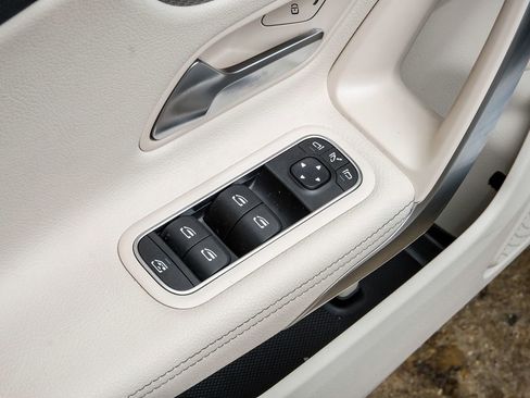 Used 2025 Mercedes-Benz CLA 250 4MATIC image 36