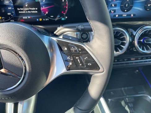 New 2026 Mercedes-Benz GLB 250 4MATIC image 17