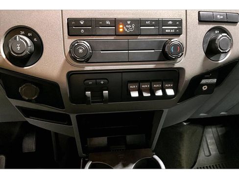 Used 2012 Ford F350 XLT w/ XLT Premium Pkg image 32