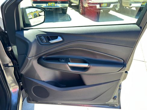 Used 2016 Ford Escape SE w/ Equipment Group 201A image 25