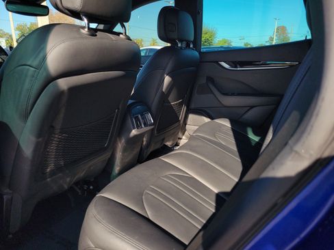 Used 2021 Maserati Levante Base image 15