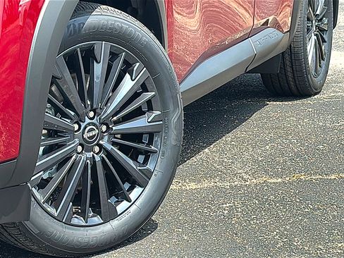 New 2026 Nissan Pathfinder SL w/ SL Premium Package FWD image 3