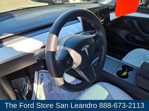 Used 2023 Tesla Model 3 Standard Range image 3
