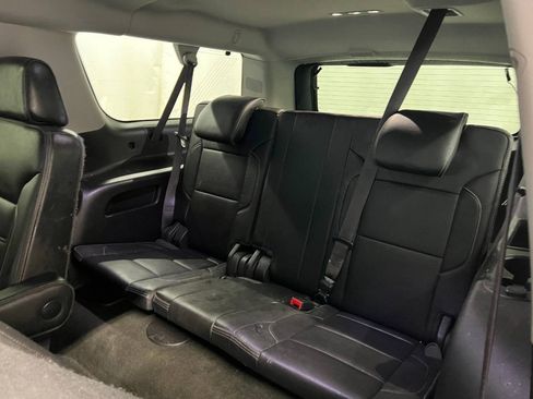 Used 2017 GMC Yukon XL Denali w/ Open Road Package AWD/4WD image 10