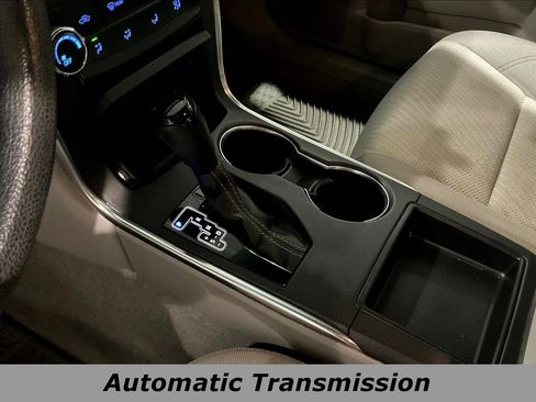 Used 2015 Toyota Camry LE FWD image 17