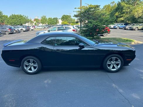 Used 2020 Dodge Challenger SXT RWD image 2