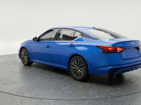 Used 2025 Nissan Altima 2.5 SV image 5