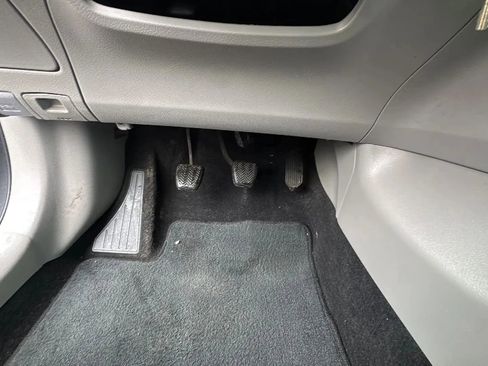 Used 2013 Toyota Corolla L FWD image 15