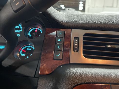 Used 2011 Chevrolet Suburban LT AWD/4WD image 25