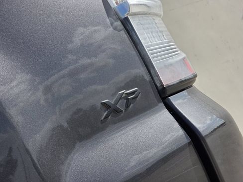 Used 2018 Toyota 4Runner SR5 RWD image 37