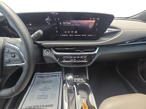 Used 2025 Buick Envista Avenir FWD image 11