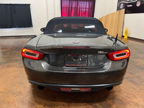 Used 2017 FIAT 124 Spider Classica RWD image 18