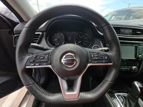 Used 2019 Nissan Rogue SL w/ Premium Package FWD image 9
