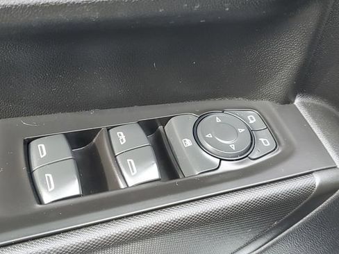 Certified 2020 Chevrolet Silverado 1500 Custom w/ Custom Value Package AWD/4WD image 15