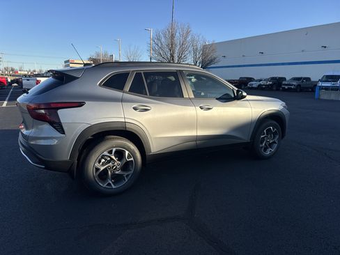 New 2026 Chevrolet Trax LT w/ Driver Confidence Package image 3