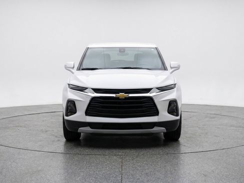 Used 2025 Chevrolet Blazer LT FWD image 2
