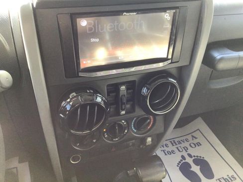 Used 2008 Jeep Wrangler Unlimited Sahara image 17