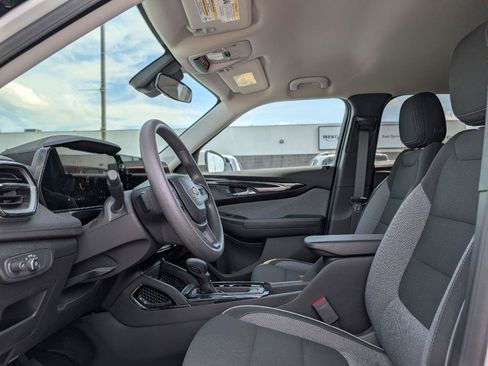 Used 2024 Chevrolet TrailBlazer LT w/ Driver Confidence Package AWD/4WD image 8
