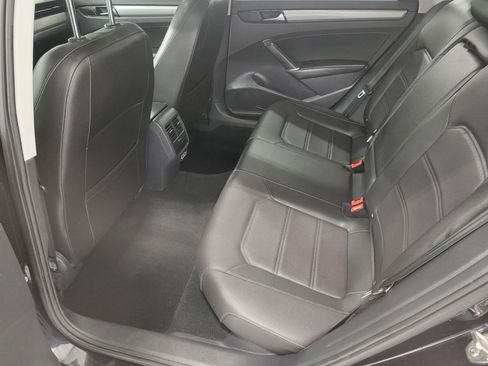 Used 2022 Volkswagen Passat 2.0T SE image 21