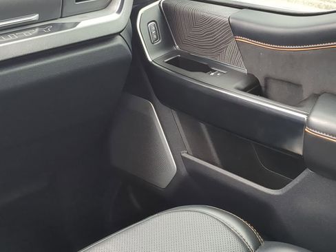 Used 2024 Ford F250 Platinum image 15