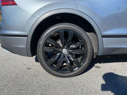 Used 2020 Volkswagen Tiguan SE R-Line image 30