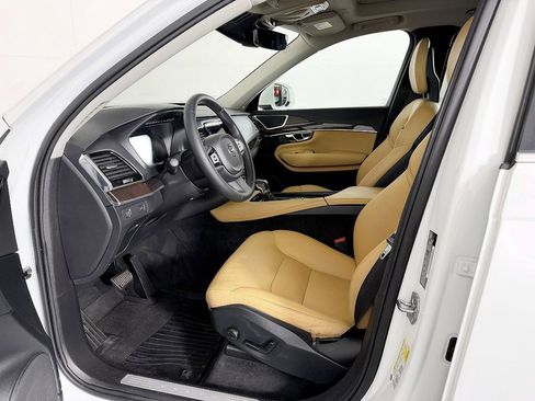Used 2016 Volvo XC90 T6 Momentum w/ Protection Package Plus AWD/4WD image 32
