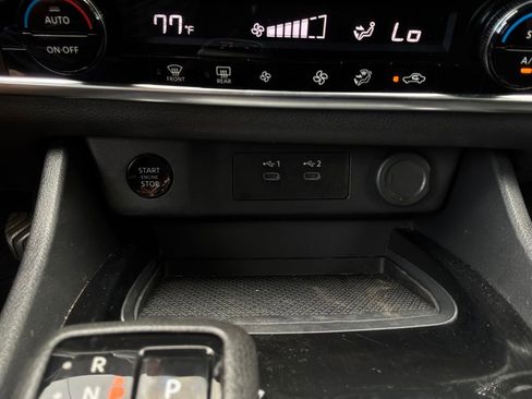 Used 2025 Nissan Rogue SV FWD image 25