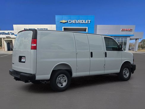 New 2025 Chevrolet Express 2500 2500 Regular Wheelbase w/ Driver Convenience Package image 7