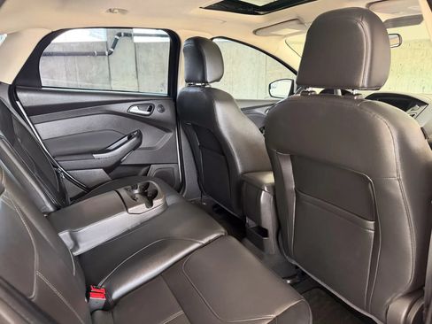 Used 2015 Ford Focus Titanium FWD image 23