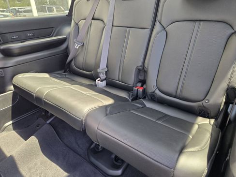 New 2025 Jeep Wagoneer L Series II w/ Premium Group I image 24