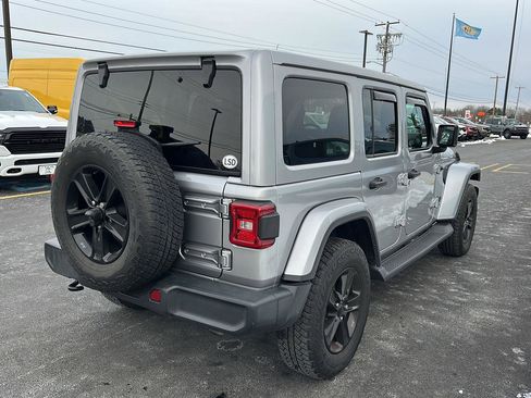 Used 2021 Jeep Wrangler Unlimited Sahara image 5