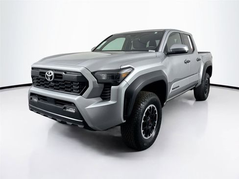 Used 2024 Toyota Tacoma SR5 image 2