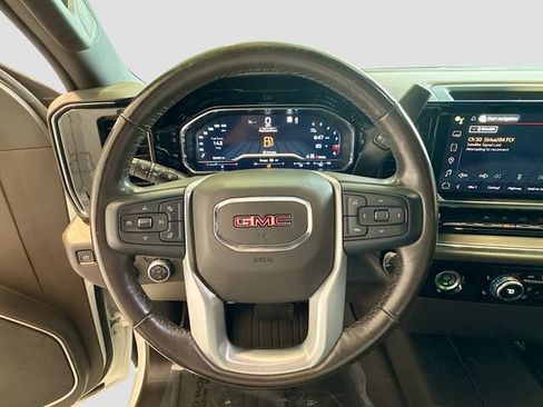 Used 2022 GMC Sierra 1500 SLT image 11