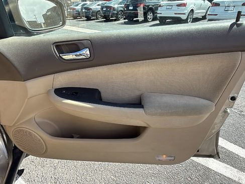 Used 2006 Honda Accord LX image 17